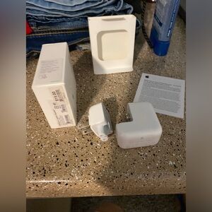 12 W Apple usb power adapter